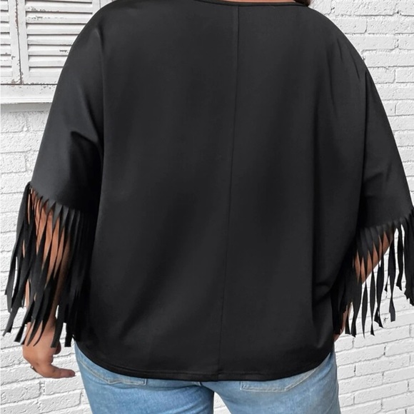 SHEIN Curve Size 3XL Black V-Neck with Fringe Sleeves - Picture 2 of 5